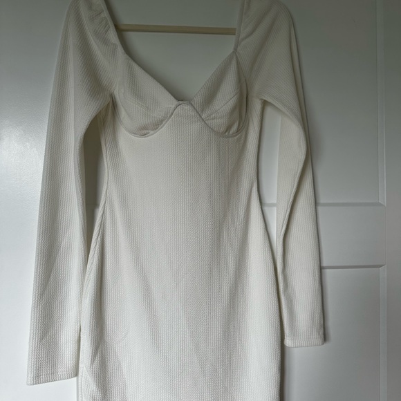 Sabo Skirt White Long Sleeve Dress - Picture 1 of 4